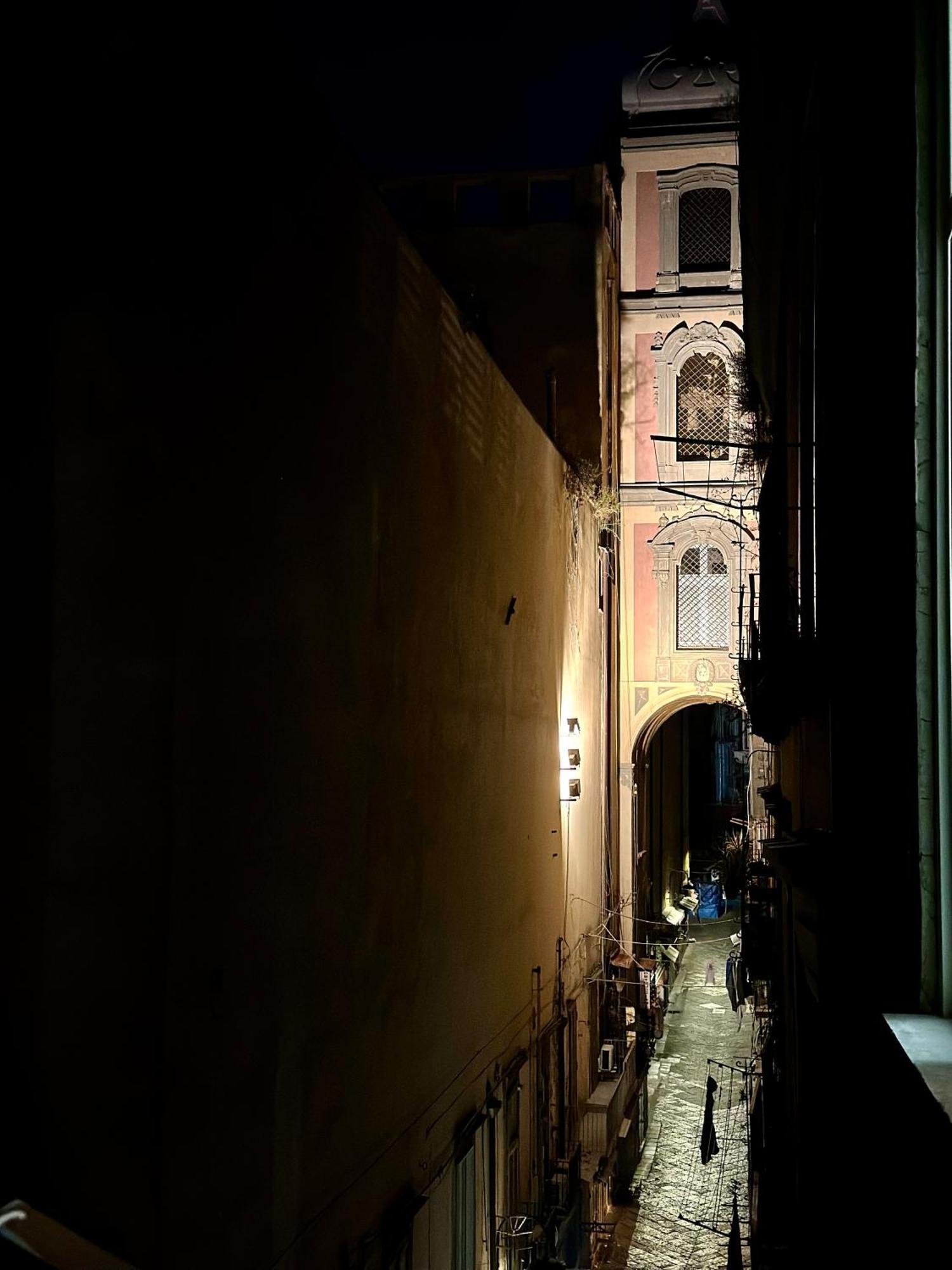 Stay Soft Apartment - Centro Storico Napoli Bagian luar foto