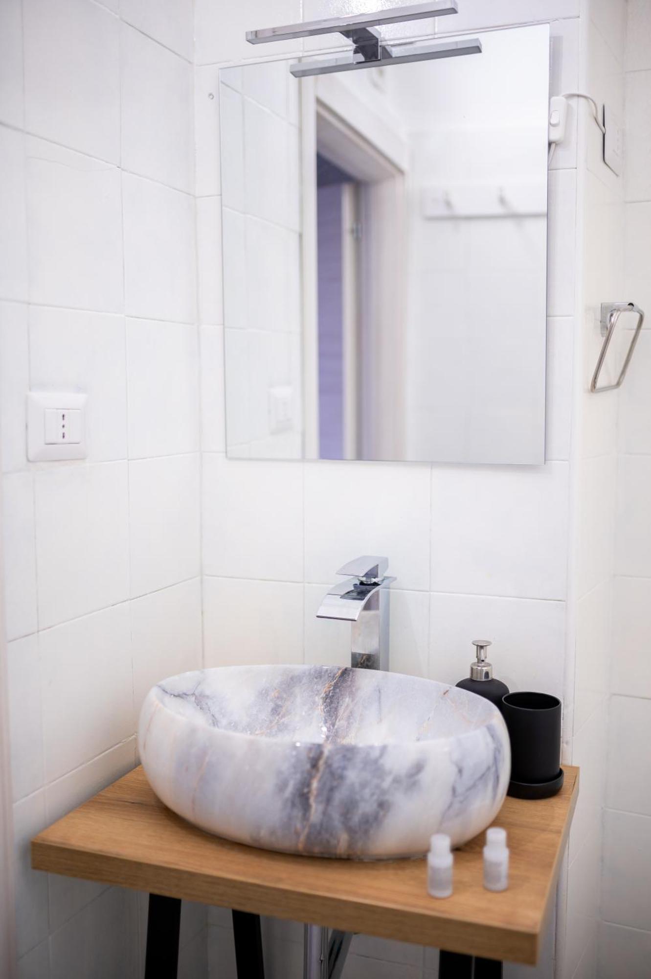 Stay Soft Apartment - Centro Storico Napoli Bagian luar foto