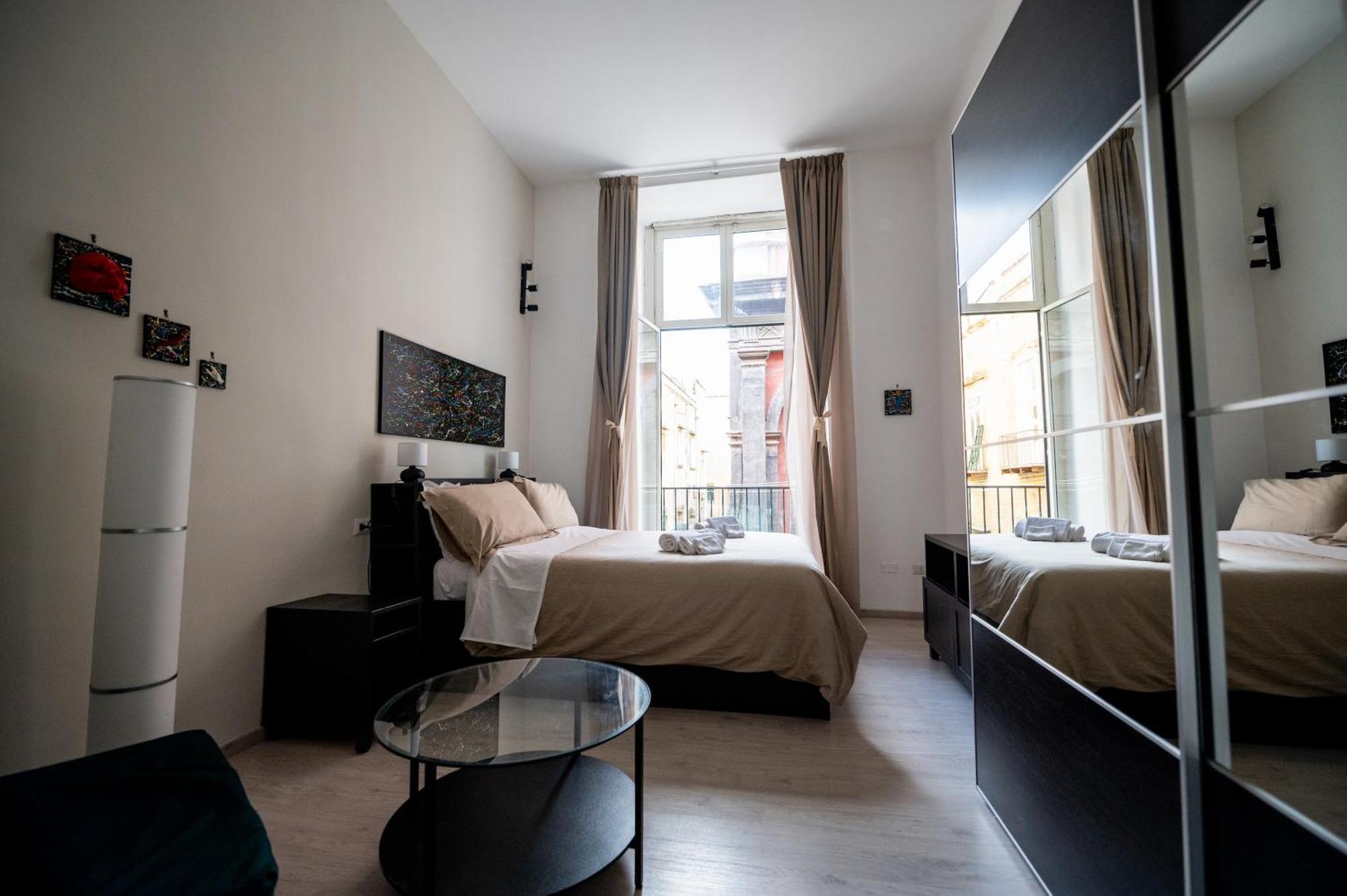 Stay Soft Apartment - Centro Storico Napoli Bagian luar foto